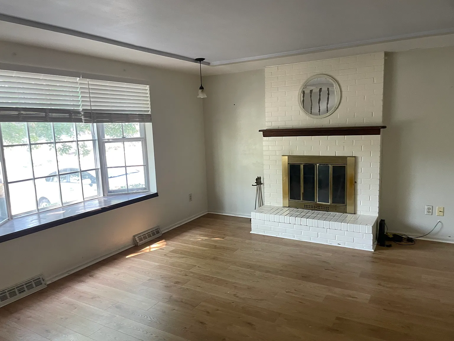4 bed, 2376 sqft, $3,800 — Photo 3