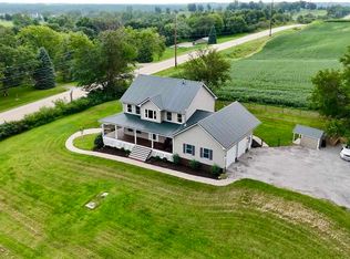 1049 Vine Ave, Riverside, IA 52327