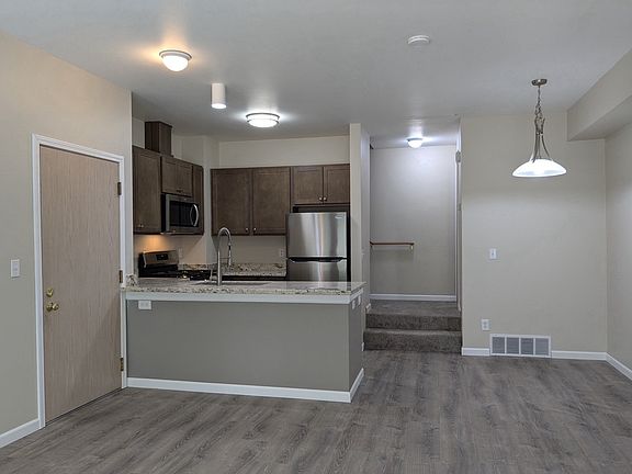 3rd image of 1615 Bellevue Way NE APT 3