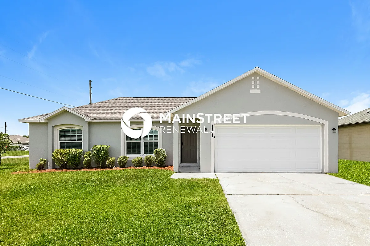 Front View - 1101 Munster Ct