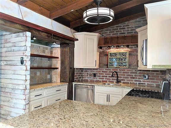 4th image of 2931 SW 13th Ct