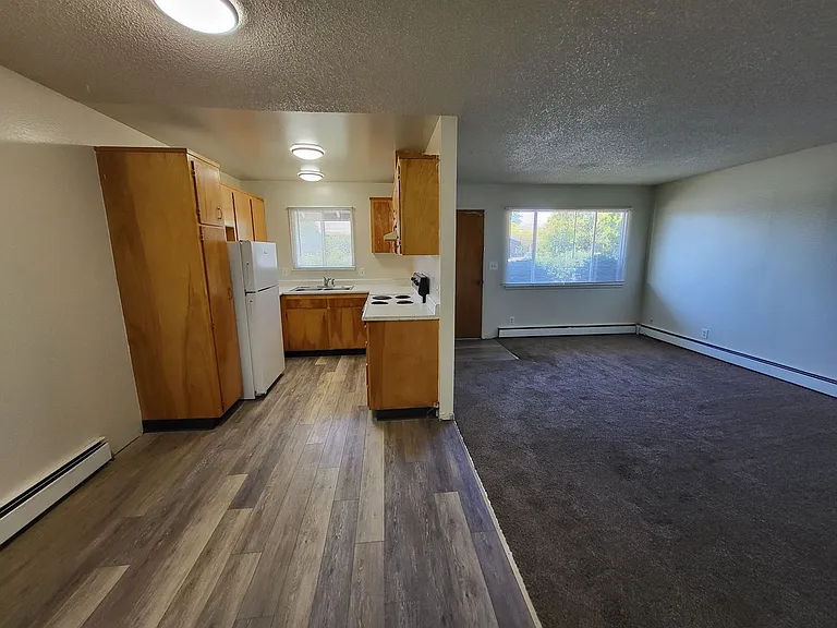 1700 E Long St #1702-1704 — Photo 2
