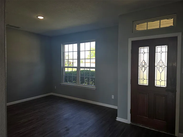 5210 Benton Dr — Photo 3
