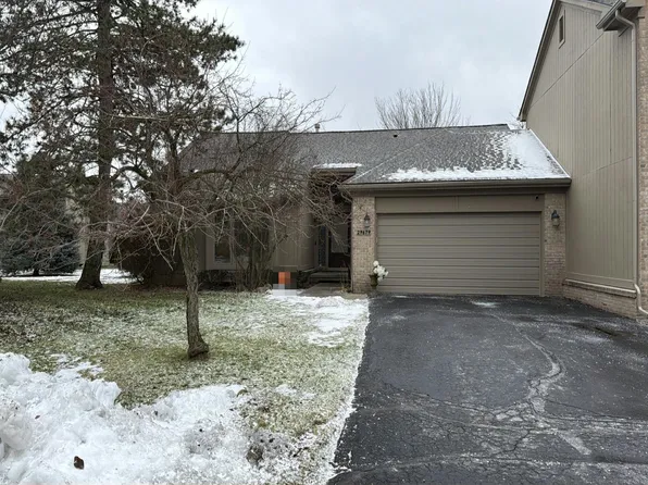 29679 Vista Ct #12, Farmington, MI 48331