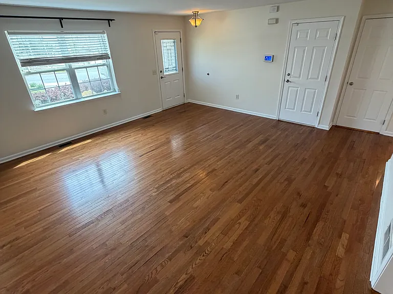 212 Jeffrey Ln — Photo 6