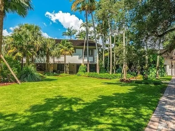 9990 SW 90th Ave, Miami, FL 33176