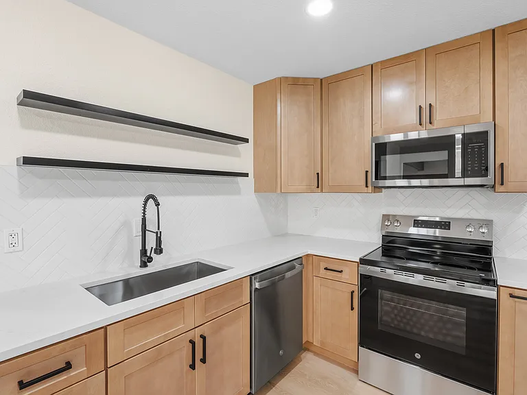 3234 Castle Rock Ln — Photo 14