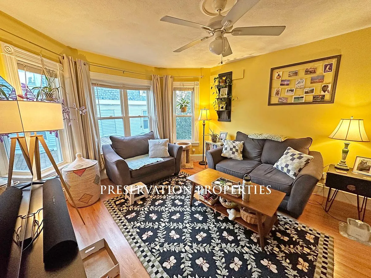 Building Photo - 83 Alder St #2