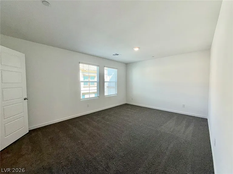 913 Rosy Starling St — Photo 14