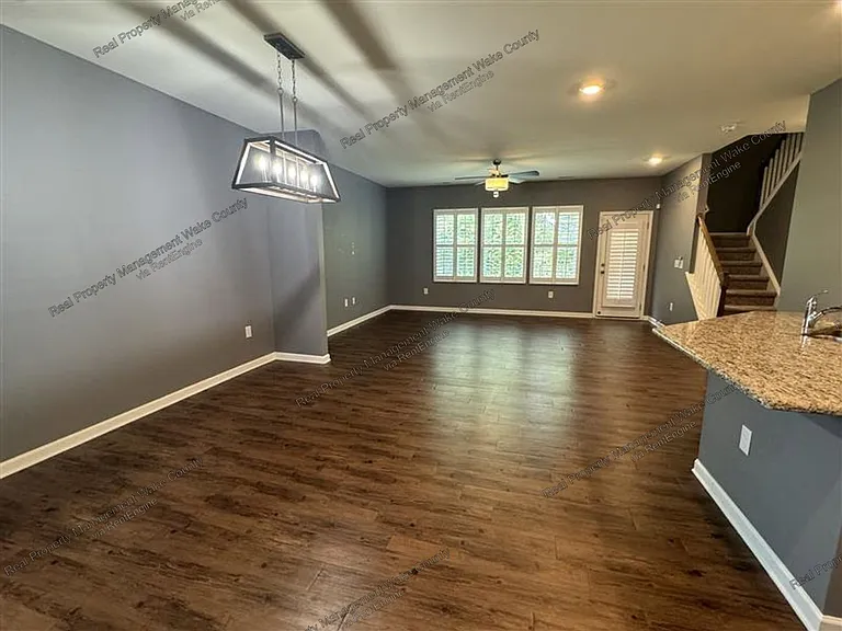 1161 Lookout Ridge Rd — Photo 2