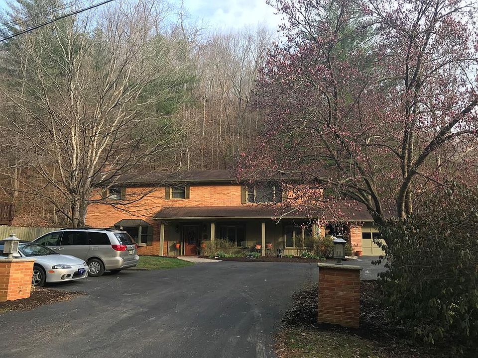 1st image of 218 Oaklawn Est
