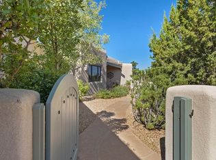 8 Avila Ct, Santa Fe, NM 87508