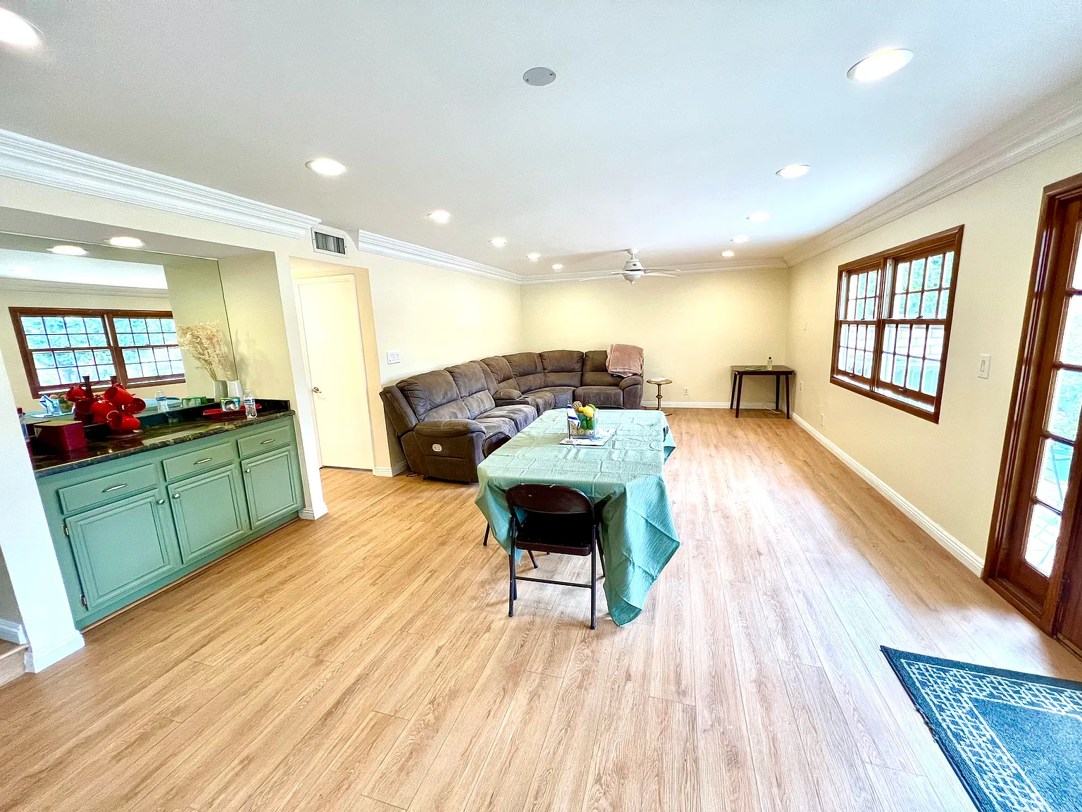 5 bed, 2726 sqft, $5,800 — Photo 4