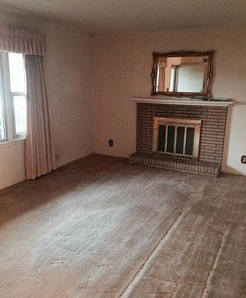 2nd image of 4500 Claremont Ave