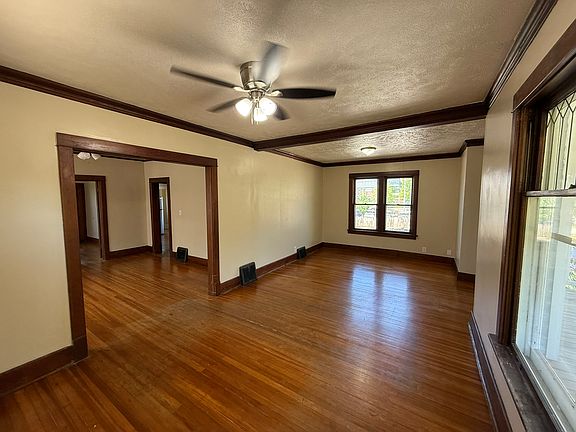 2nd image of 816 S 38th Ave