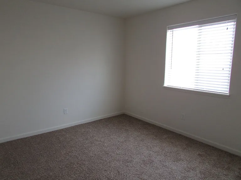 2456 Hannah Ln — Photo 13