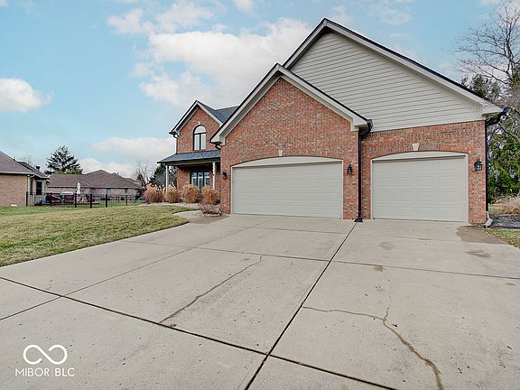 2nd image of 1722 Woodcroft Ct