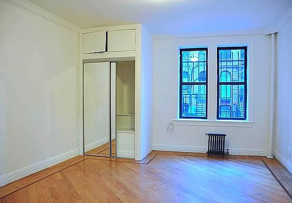 5th image of 224 E 48th St APT 1A