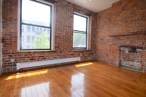 Rented by New Amsterdam Realty Group | media 20