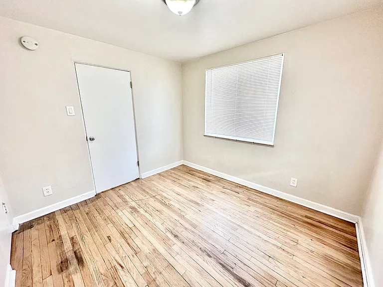Unit 3 1x1 Top Floor