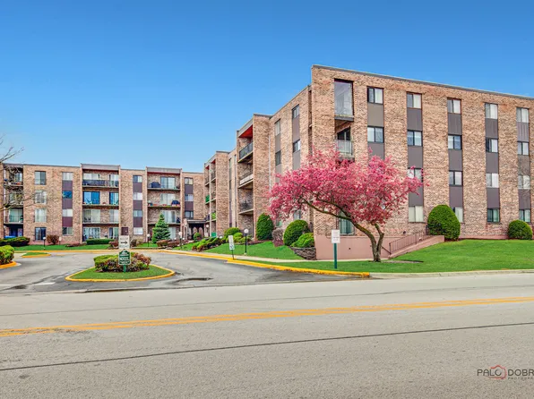 625 W Huntington Commons Rd APT 208, Mount Prospect, IL 60056