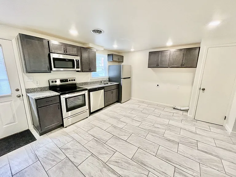 42 Pleasant St — Photo 6