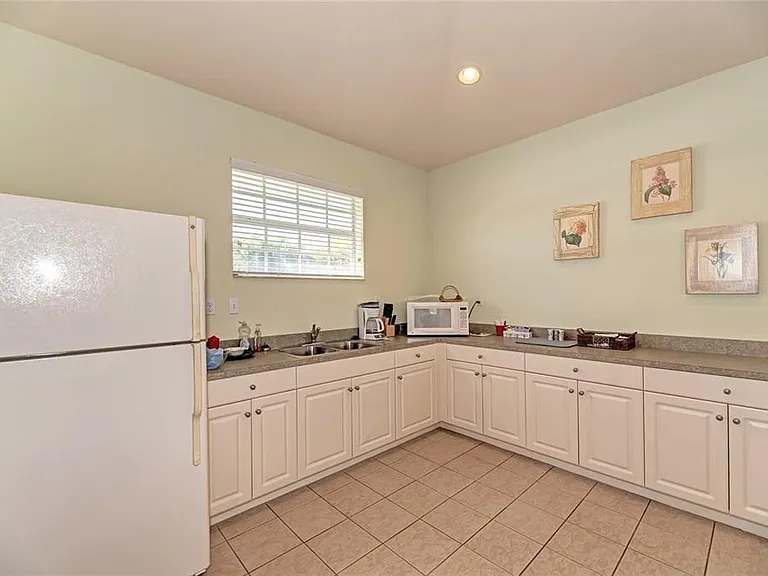 400 Mirabella Cir #201 — Photo 28