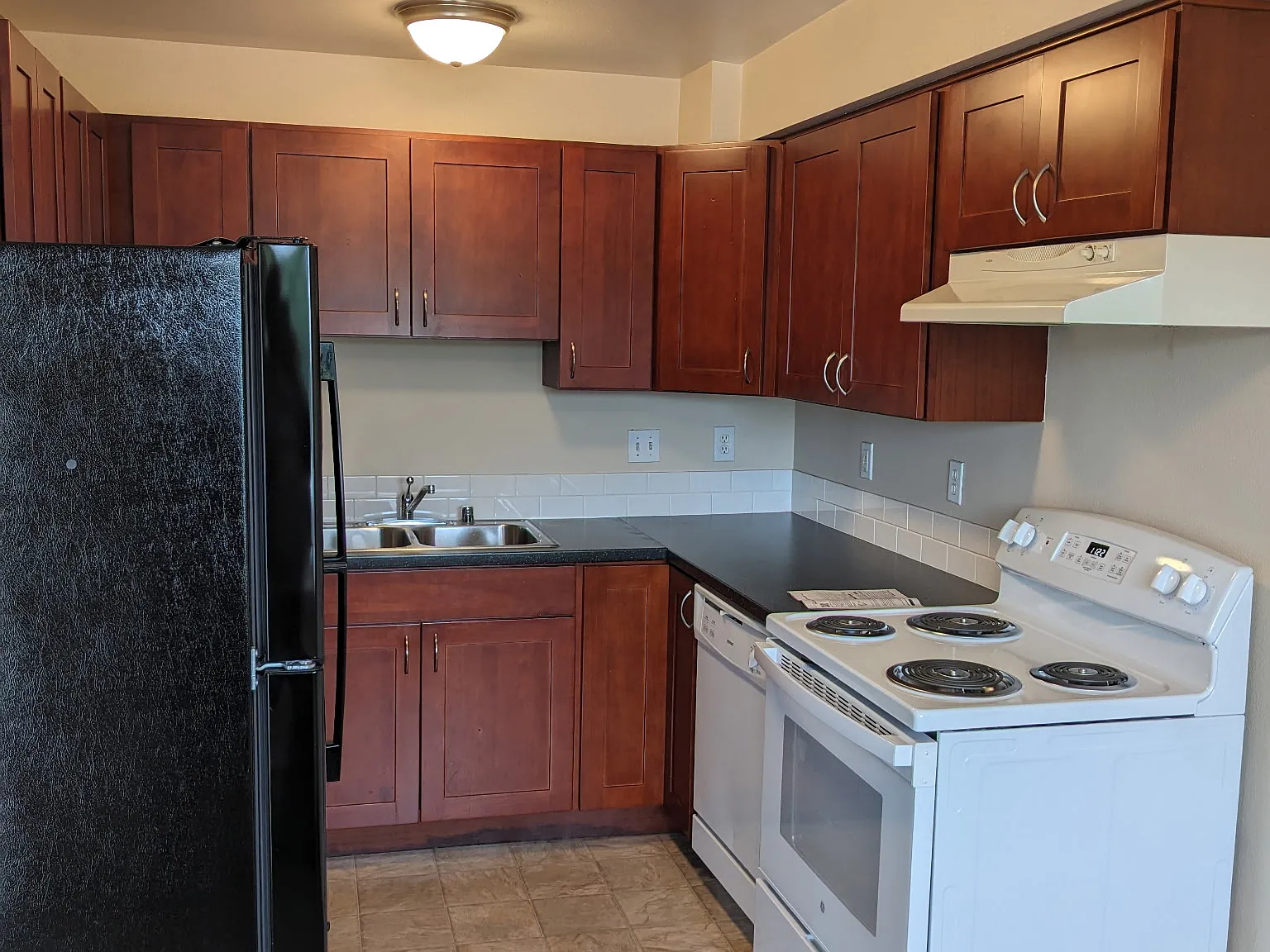 2 bed, 900 sqft, $2,300 — Photo 1