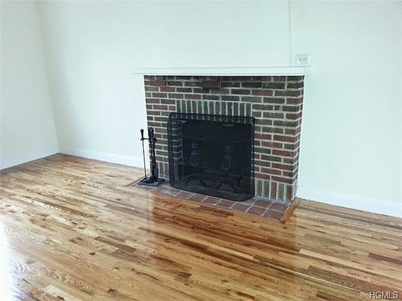 4th image of 66 Parkway S