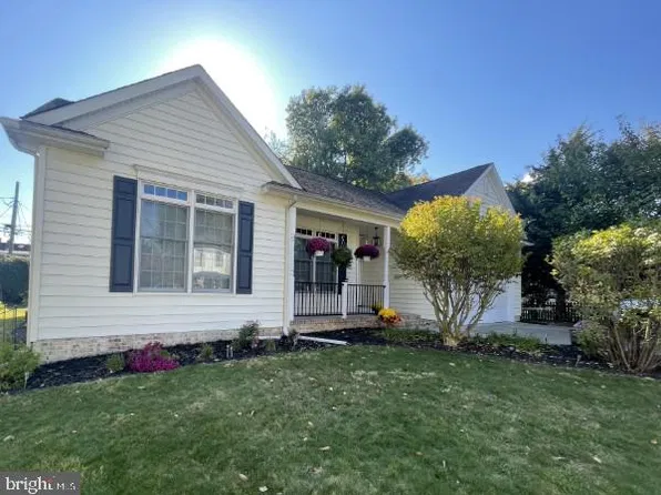 205 Adams St, Delaware City, DE 19706