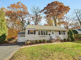 59 Seton Hall Dr, Oakland, NJ 07436