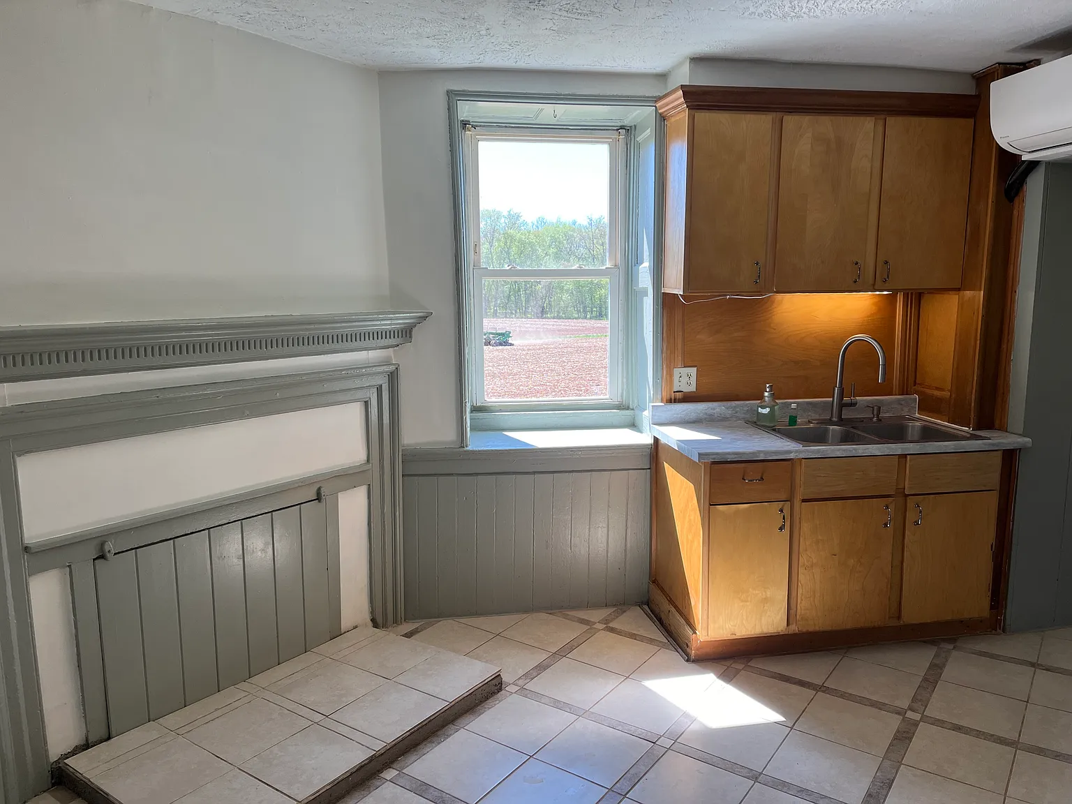 3 bed, 2448 sqft, $1,800 — Photo 4