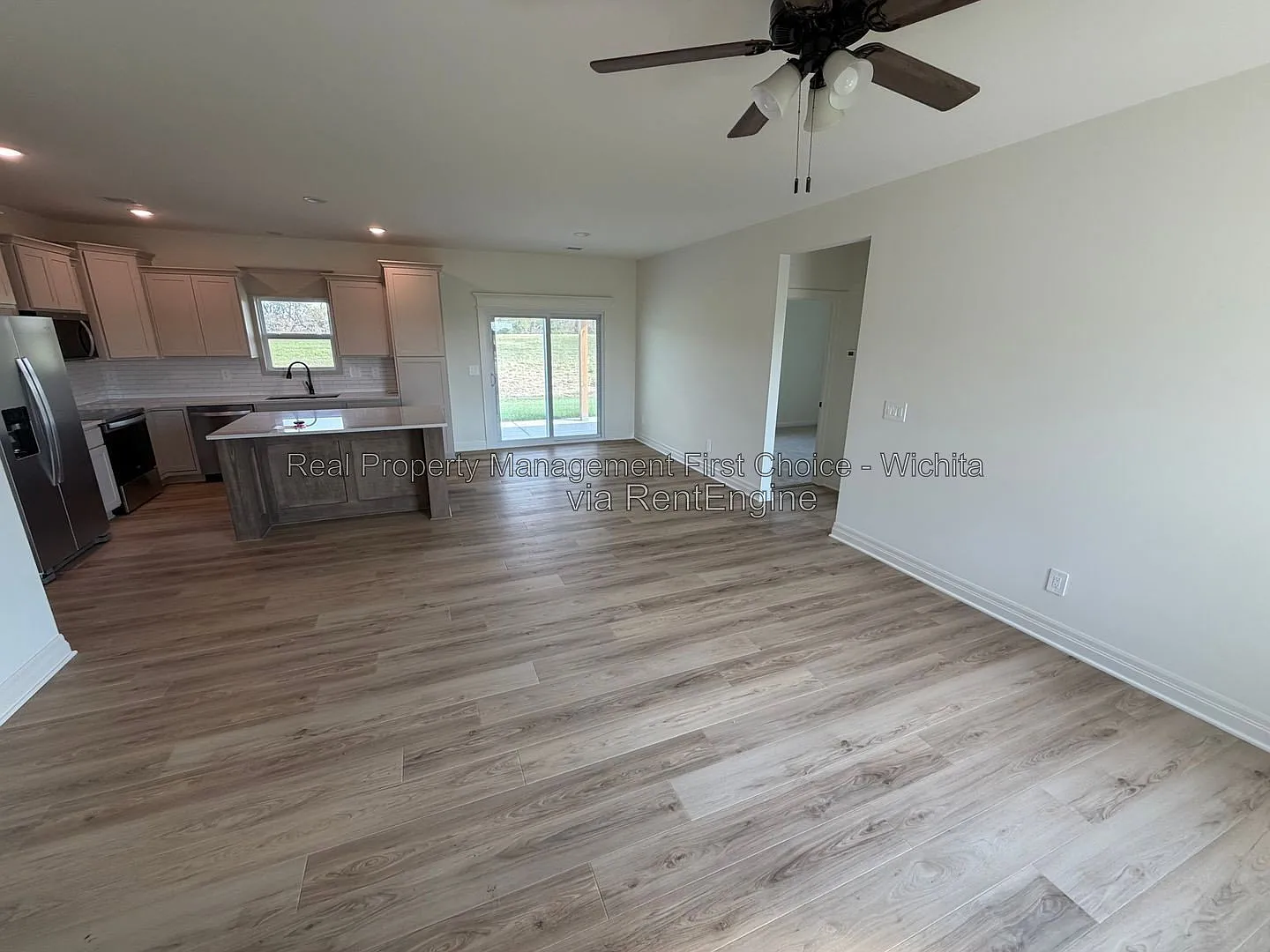 3 bed, 2.0 bath, 1278 sqft, $1,900 — Photo 4