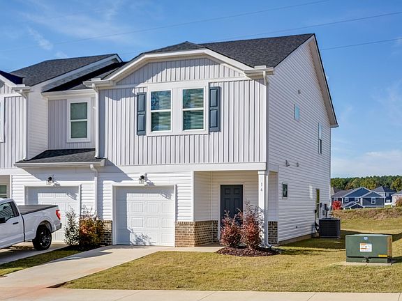 2nd image of 16 Rockshire Trl