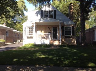 833 Burton Ave, Highland Park, IL 60035