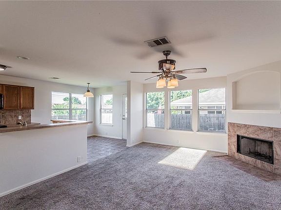 3rd image of 1303 Sunflower Ln