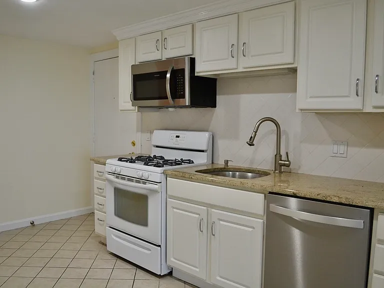 93 Sherman Ave #9 — Photo 7