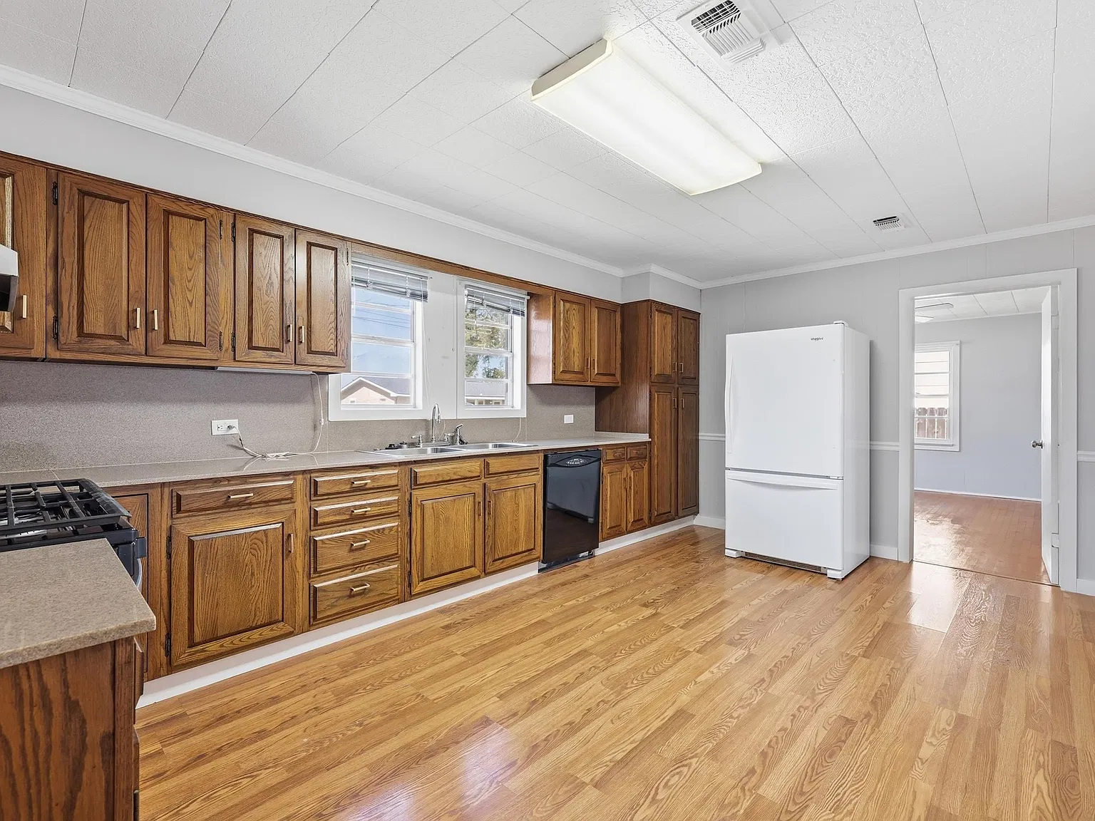 3 bed, 1295 sqft, $1,500 — Photo 3