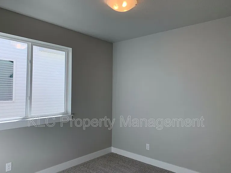 780 McIntosh Ct NE — Photo 13