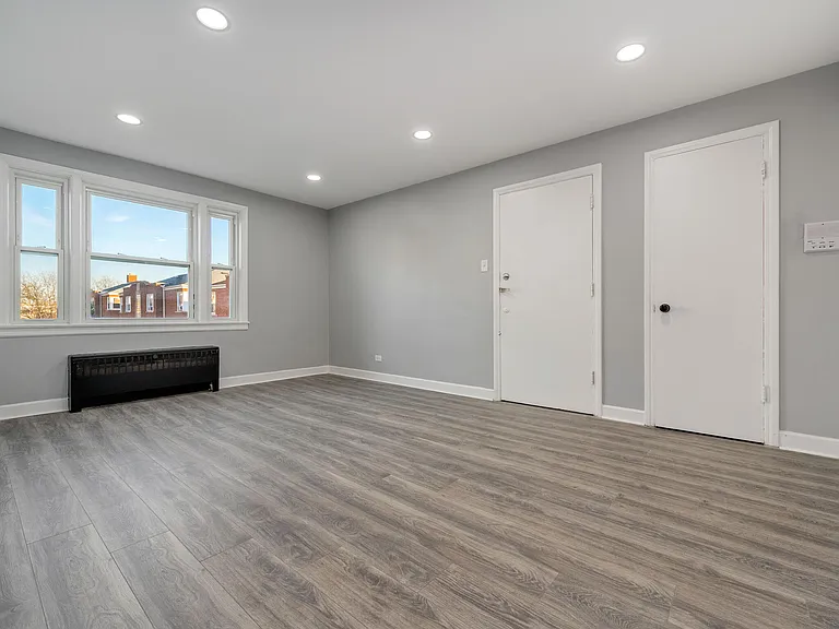 7520 N. Ridge Blvd — Photo 5