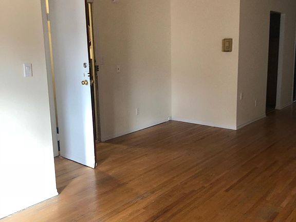 4th image of 8679 Bay Pkwy #2