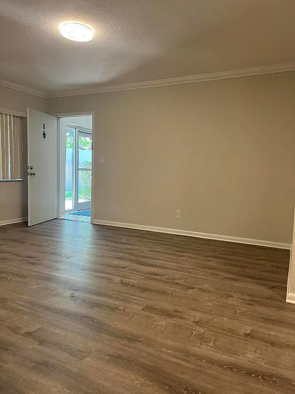 2 bed, 1.5 bath, 826 sqft, $1,700 — Photo 3