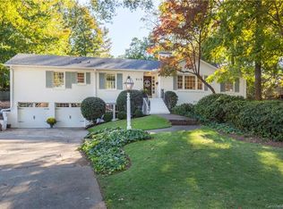 913 Nottingham Dr, Charlotte, NC 28211