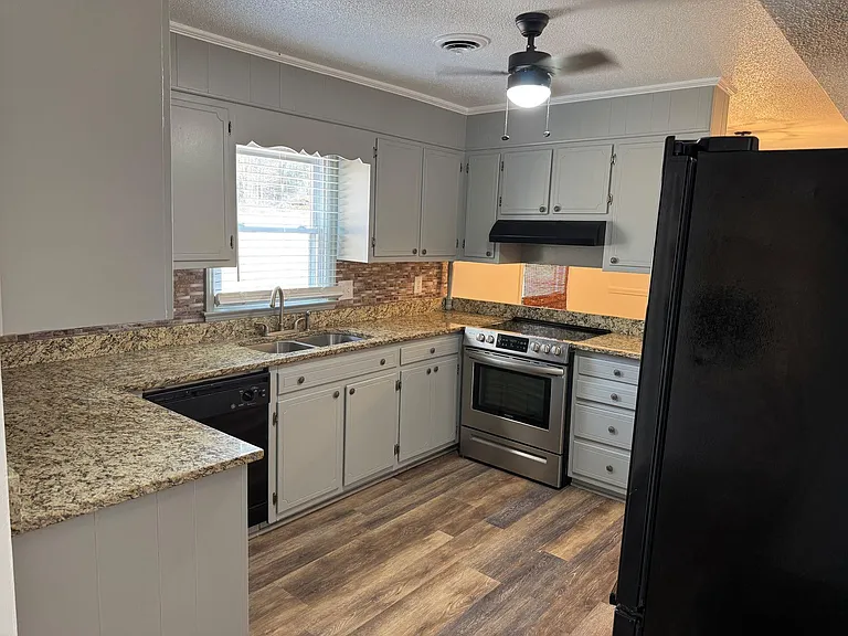 528 River Oak Dr — Photo 6