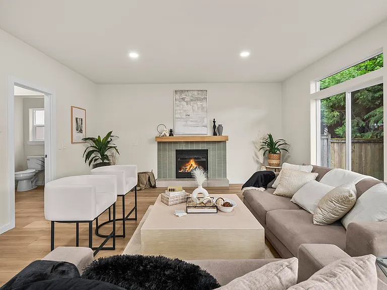 4938 Old Oak St SE — Photo 10