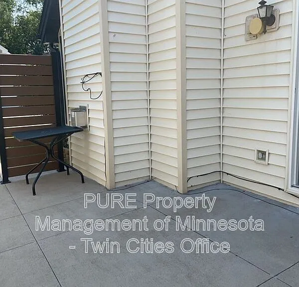 1390 Granada Trl N — Photo 12
