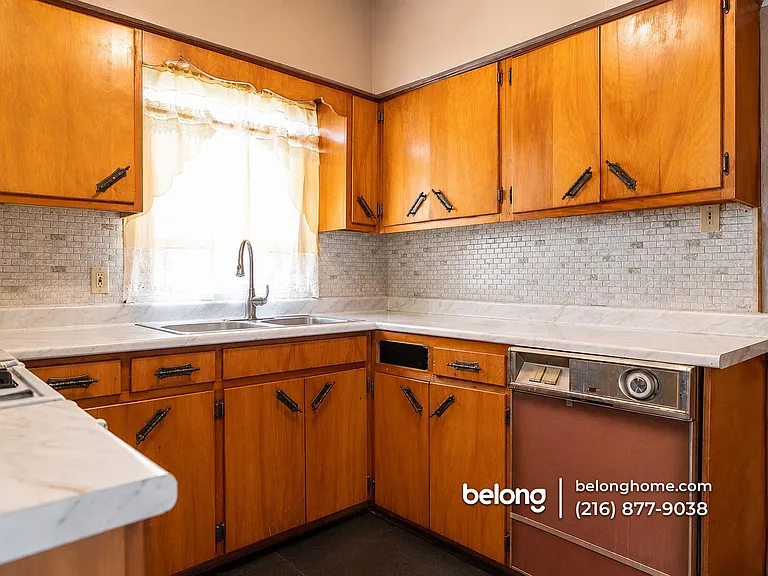 1516 E 118th St #2 — Photo 8