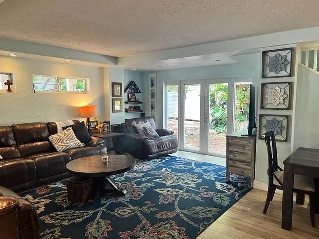 129 Palm Ln — Photo 9