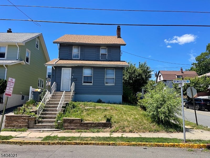 1st image of 425 Dewitt Ave