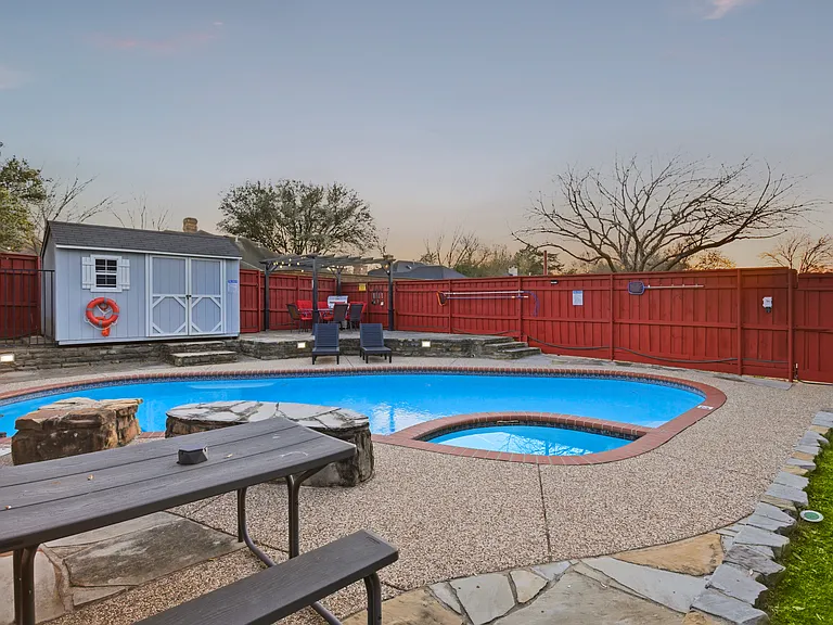 1424 Cobblestone Dr — Photo 33